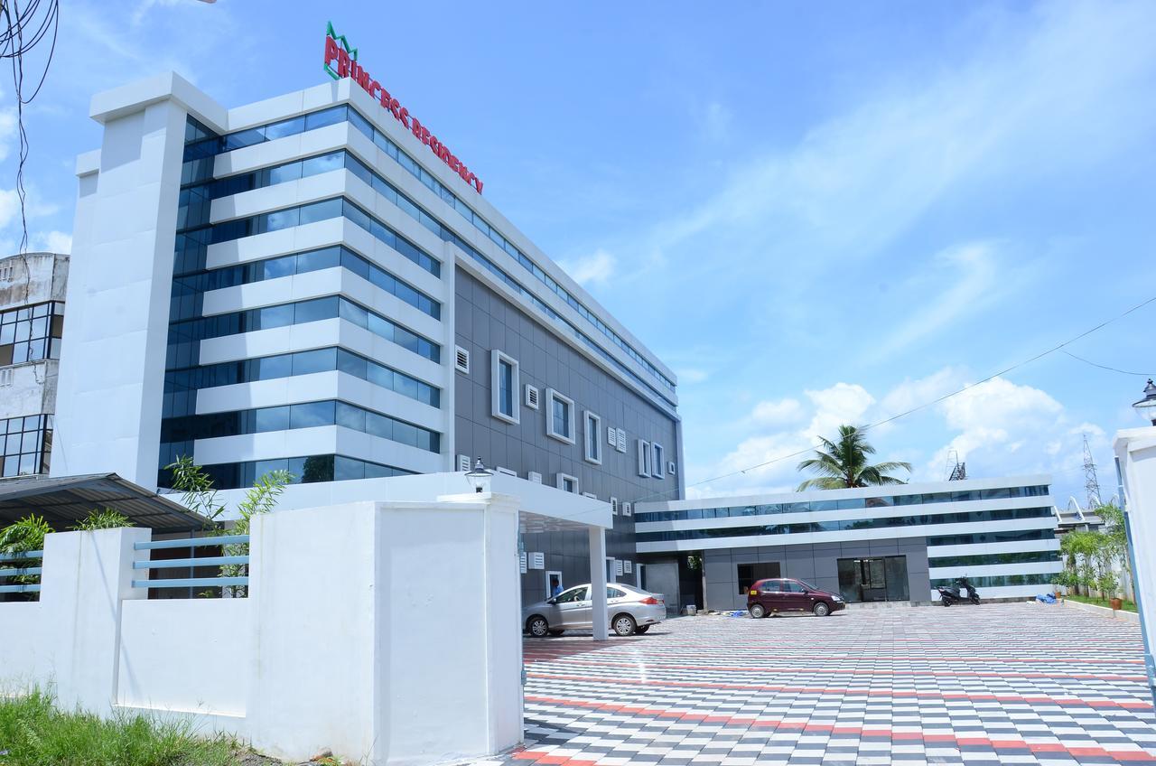 Princess Residency Hotel Недумбасери Екстериор снимка