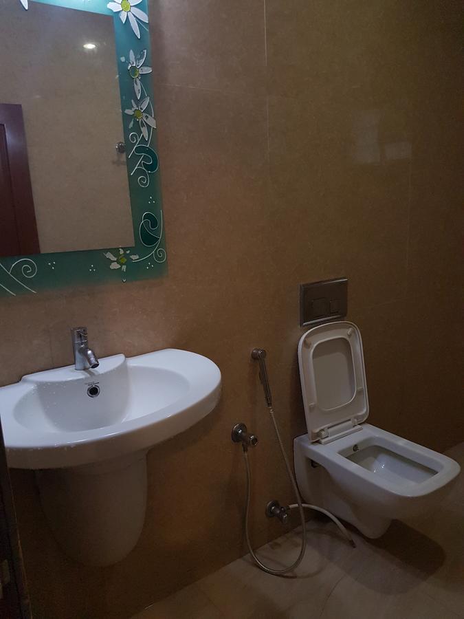 Princess Residency Hotel Недумбасери Екстериор снимка